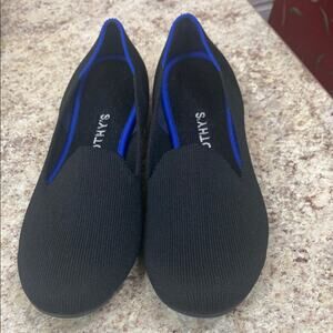 Rothy's women’s 7 Black with Blue trim Knit Flat casual slip on shoes